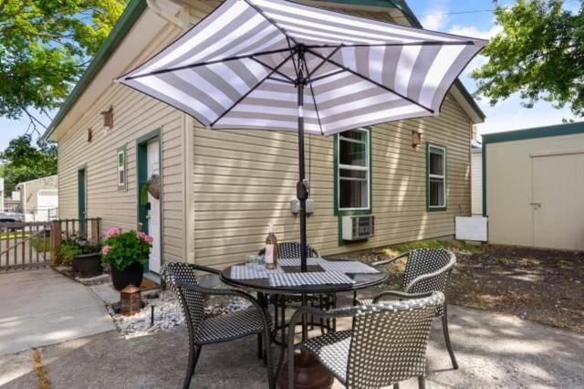 Le Petit Guesthouse -King Bed Walk To Whitworth Nine Mile Falls 外观 照片